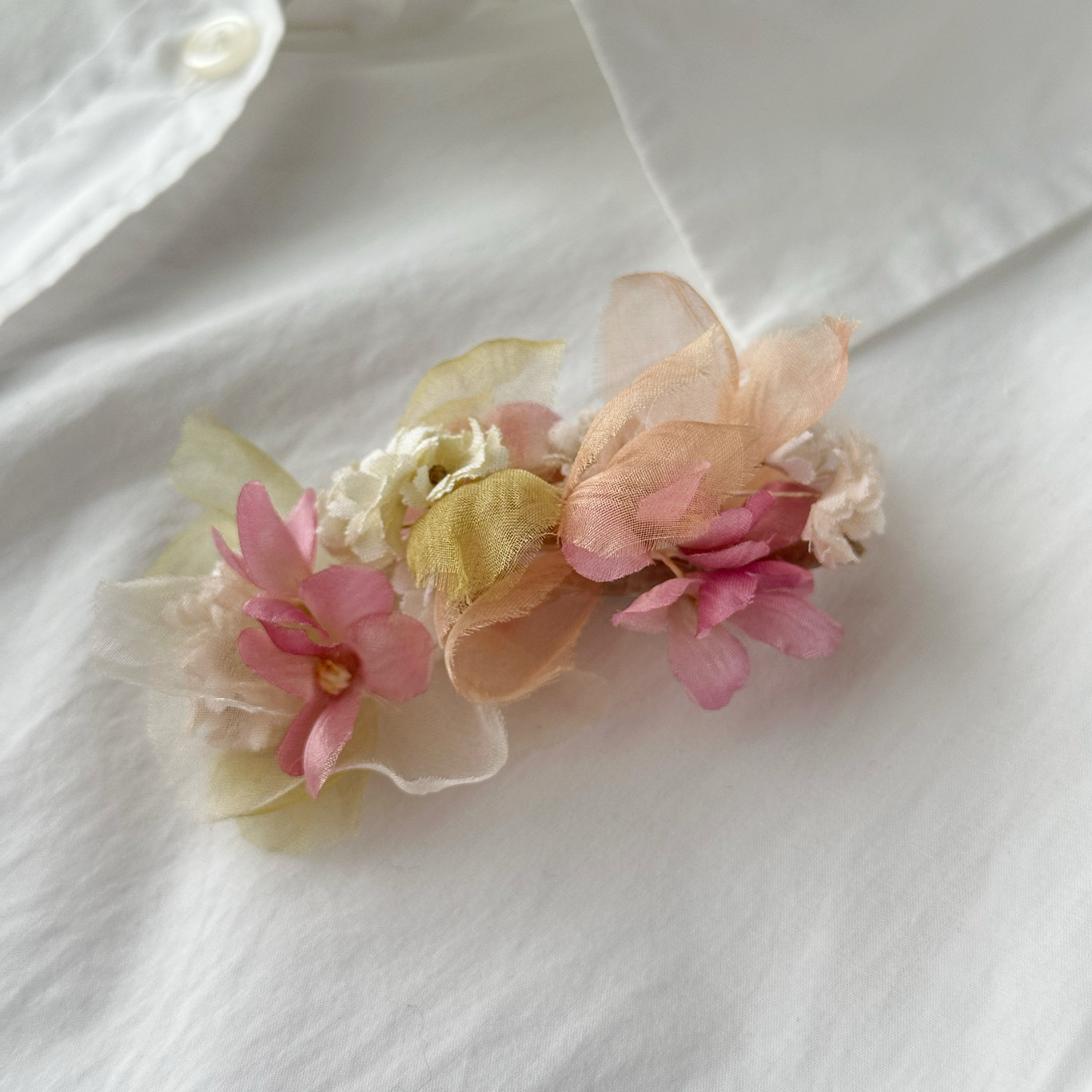 小花のコサージュ　ナチュラルピンク