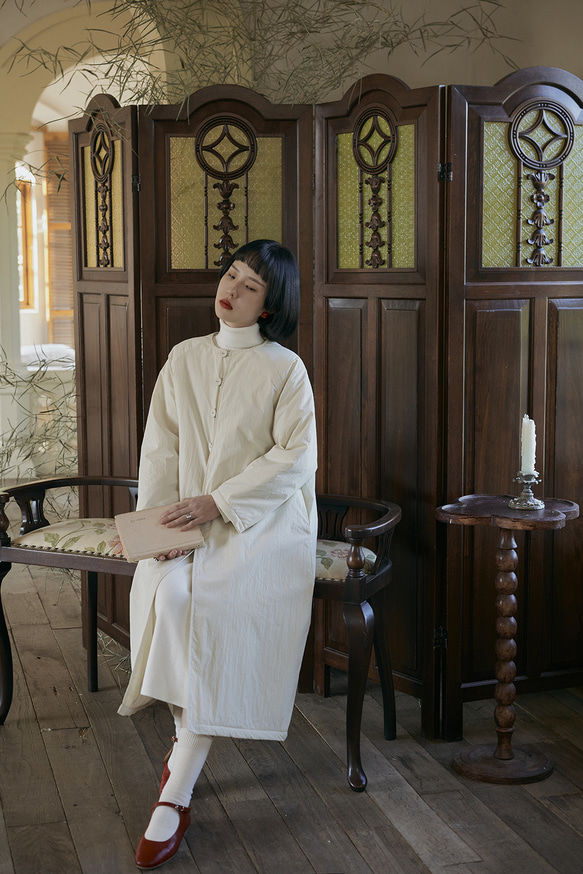 奶油白色 復古少女新中式軟fufu棉服 圓領寬鬆廓形中長款棉衣外套 第9張的照片