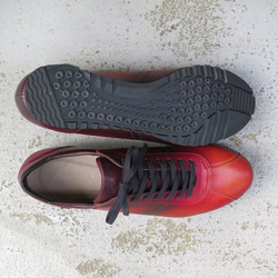 【~染工手工~】經典設計，高品質真皮！ EMA 運動鞋/單件染成紅色 第10張的照片