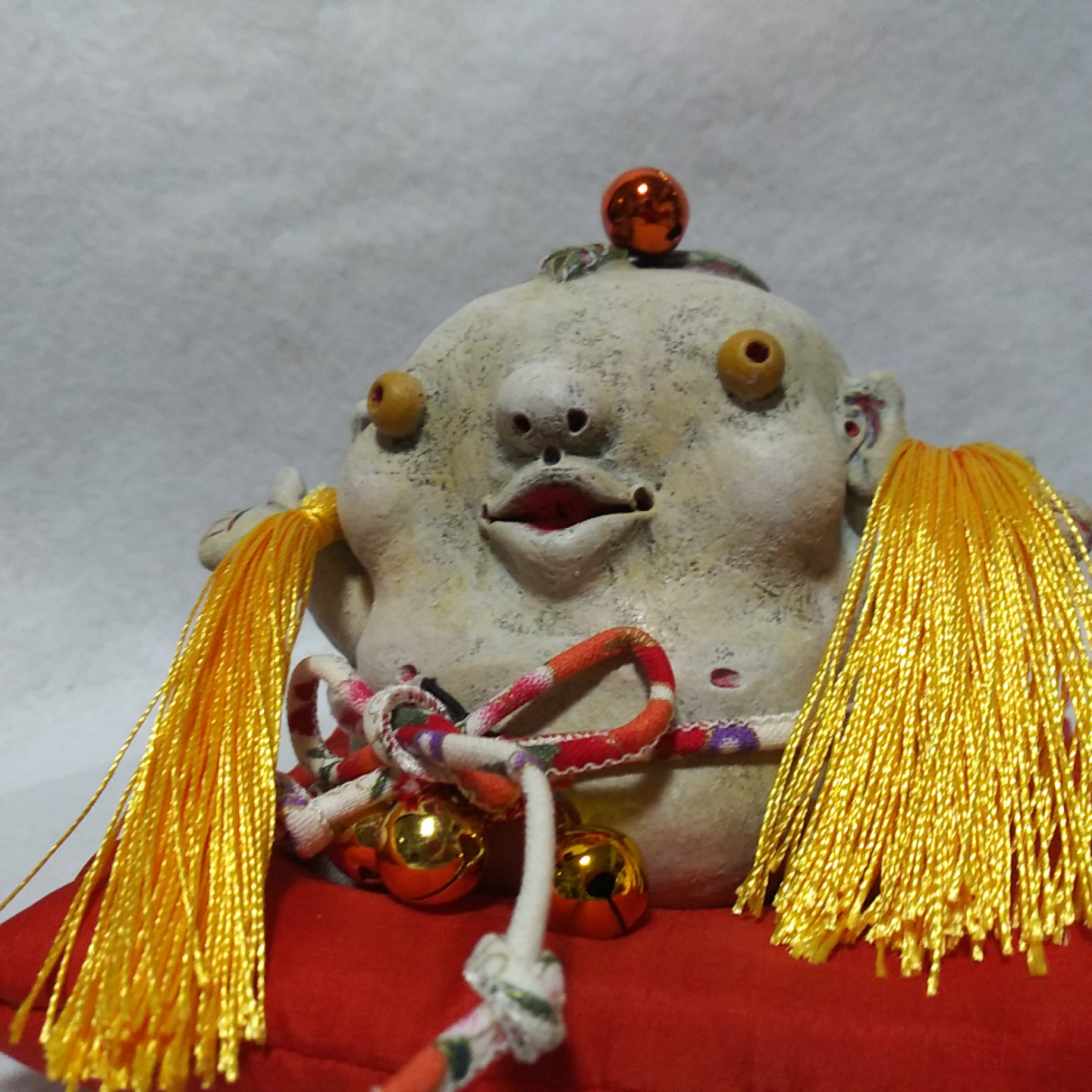 「鏡餅・福丸」弌(「豊」古代文字色紙絵、赤座布団つき