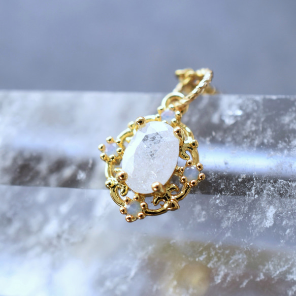 【限定数のみ】氷のような　クラック水晶　オーバル　透かしフィルグリー　316Lステンレスネックレス40cm 2枚目の画像