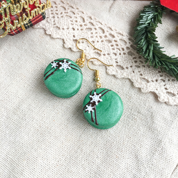雪花馬卡龍--聖誕(綠) 耳環 單支 甜點飾品 macaron 聖誕節 禮物 第1張的照片