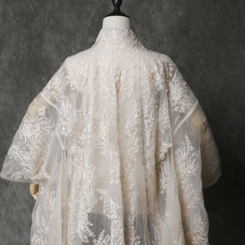 【レア】和ドレス 総刺繍打掛生地　サーモンピンク　着物ドレス　帯締 レア】和ドレス 総刺繍打掛生地 サーモンピンク 着物ドレス 帯締 レア】和