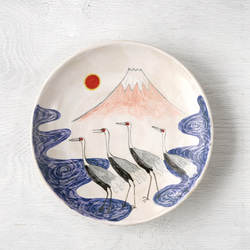 朝日の富士と群鶴図・木版画調の色絵皿（大皿） 1枚目の画像