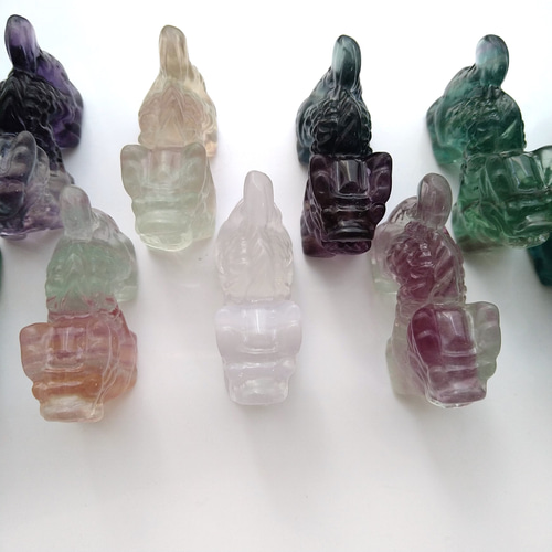 龍（辰）彫刻 フローライト（蛍石） 1個 手彫り彫刻 天然石