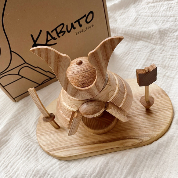 《再再販 2024年4月下旬発送》木製兜 / Wooden Kabuto 兜飾り　初節句　こどもの日　五月人形 14枚目の画像