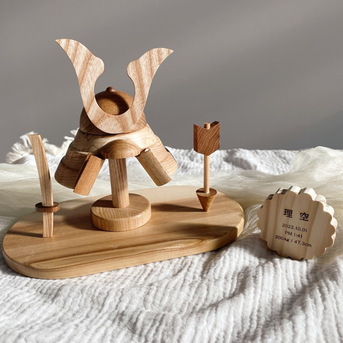 2025年4月末発送》木製兜 / Wooden Kabuto 兜飾り 初節句 こども 2025年4月末発送》木製兜 / Wooden Kabuto 兜飾り 初節句 こども