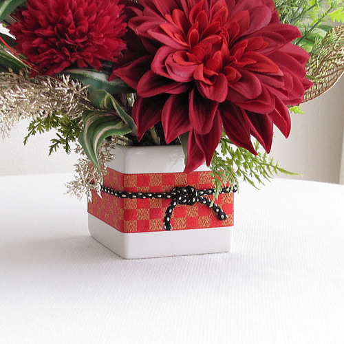 正月飾り～白梅・ダリア・ピンポンマム入りお正月アレンジ 迎春 和風