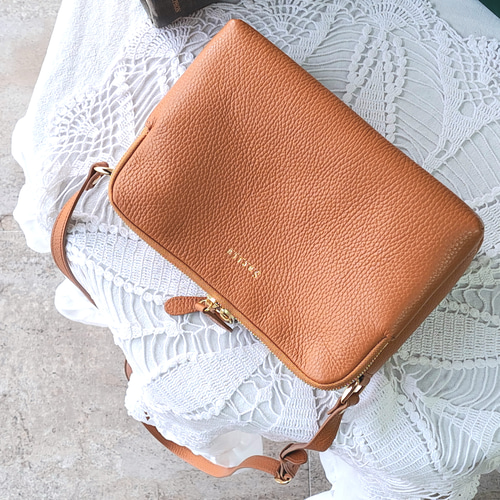 チーバ ショルダーバッグ - ライトブラウン CI-VA Leather Shoulder Bag (チーバ レザー ショルダーバッグ) Made