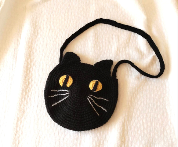 毛糸で編んだ黒猫ポシェット♡子供用 2枚目の画像