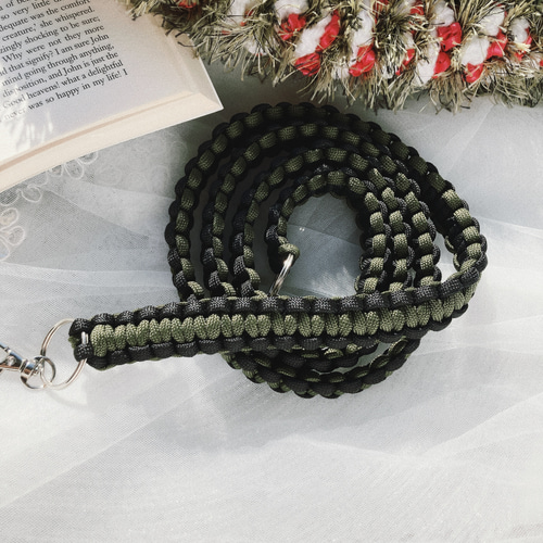 完成品 ショルダーストラップ スマホ•ショルダー パラコード コブラ