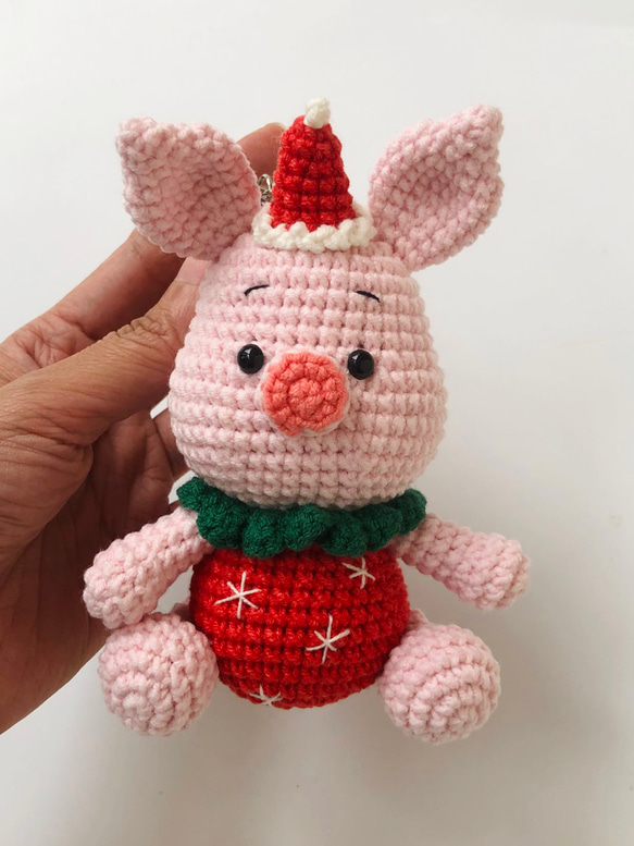 クリスマス　豚さん　編みぐるみ　キーホルダー　ハンドメイド　ストラップ 2枚目の画像