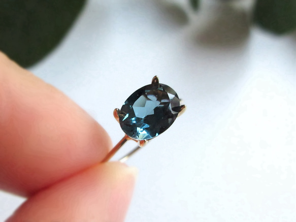 K10 [十一月生日石] 8 x 6 毫米美麗的“倫敦藍托帕石”戒指 [也可垂直鑲嵌] 第1張的照片