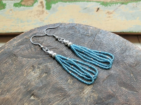 ナガ族アンティークビーズとジャワ極小アンティークビーズとカレンの