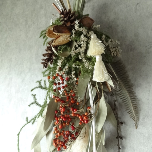 新作 ノイバラの実 正月飾り しめ縄 木の実 ヒカゲノカズラ ドライ