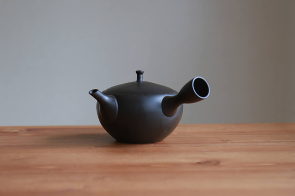 おひとり様で楽しむお茶セット「洗いやすく手入れのしやすい平丸急須」梅原タツオさんのつくる常滑急須・富士山湯呑み 10枚目の画像