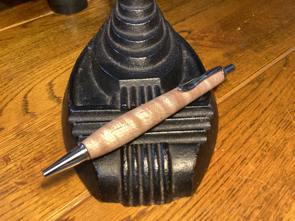 木軸ボールペン　楓　縮みトラ杢 1枚目の画像