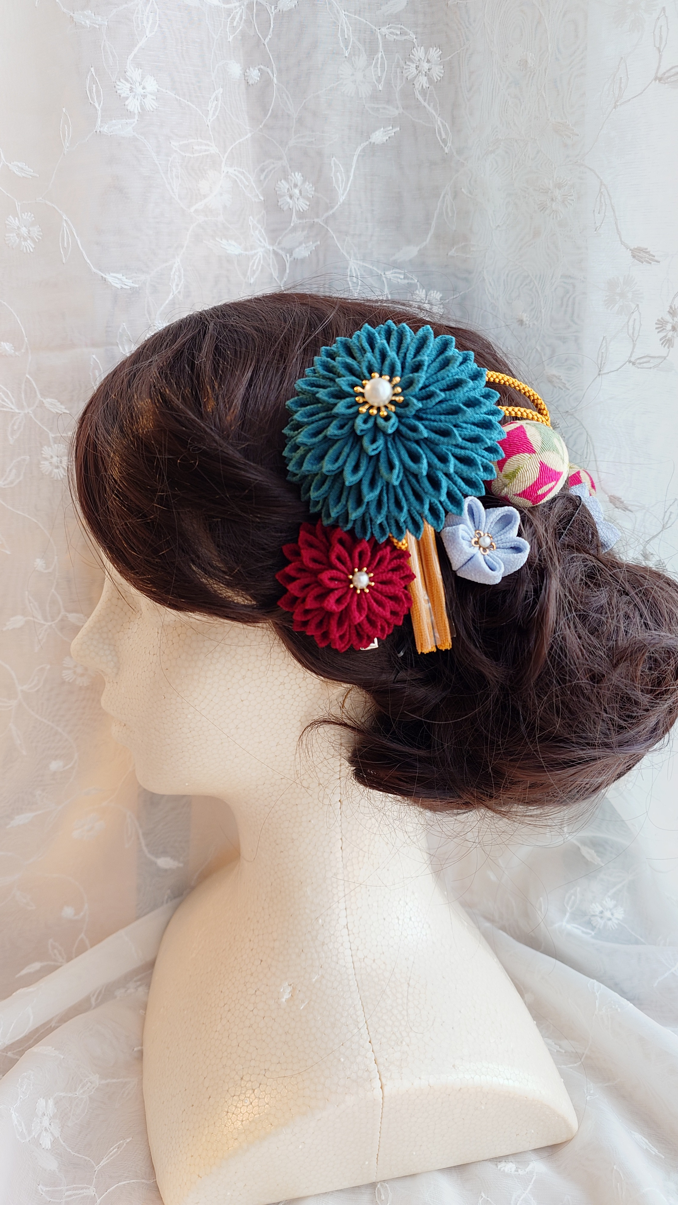 大正浪漫を感じるレトロカラーの髪飾り　つまみ細工 髪飾りセット 緑×深い赤×ブルーグレー 成人式 和装 着物 卒業式