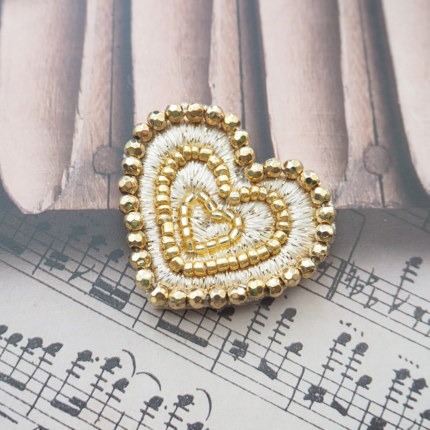 ゴールド ブローチ ハート