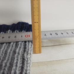 あったかウールの手編みレッグウォーマー(グレー+ネイビー)普通タイプ『Creema限定』 3枚目の画像