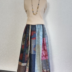 着物リメイク♪ストール付：たくさんの大島紬をパッチワークして作ったお洒落なスカート （裏地付き） 3枚目の画像