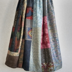 着物リメイク♪ストール付：たくさんの大島紬をパッチワークして作ったお洒落なスカート （裏地付き） 9枚目の画像