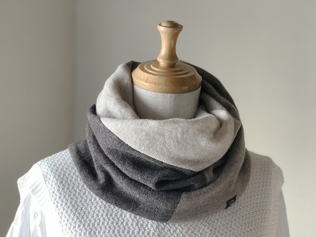 温度を纏う。純カシミヤねじりスヌード ［Tsumiki Design］モカ/ベージュ/Nブラウン