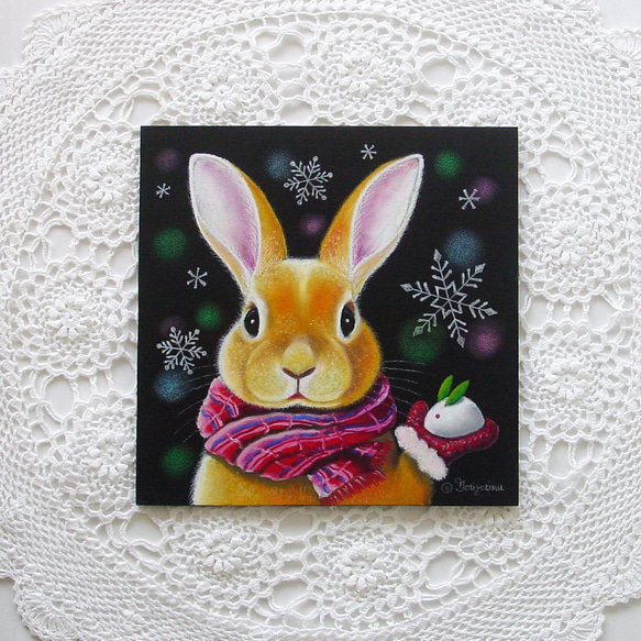 冬を楽しんでいるウサギさん・マフラー・手袋・雪うさぎ・雪の結晶・もふもふ・寒いの平気・パステル画・一点物・フレーム付き 6枚目の画像