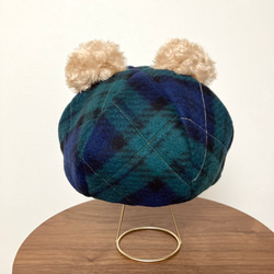 クリスマスカラー　タータンチェックのテディベアベレー帽（くま耳帽子　緑チェック） 4枚目の画像