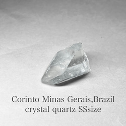 Corinto Minas Gerais crystal/ミナスジェライス州コリント産水晶SS - 27 ：曲がり水晶 1枚目の画像
