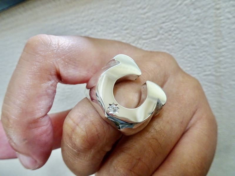 仁尾彫金『一つ星ダイヤ、ビッグ馬蹄リング、磨き』ハンドメイド491