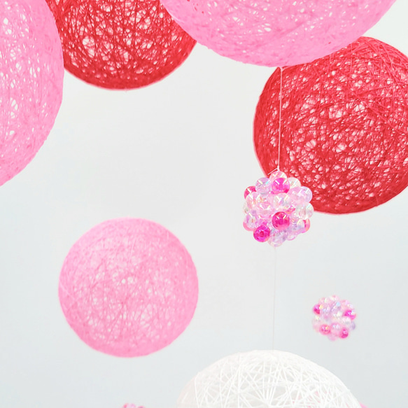 糸玉モビール　ピンク&レッド 3枚目の画像