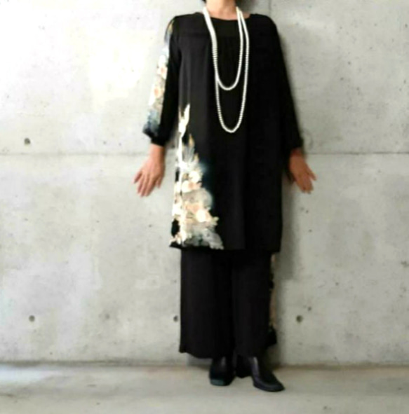 絹生地　鶴　ギャザーワンピース　パンツ MLサイズ　セットアップ　八分袖 着物リメイク　普段着 4枚目の画像
