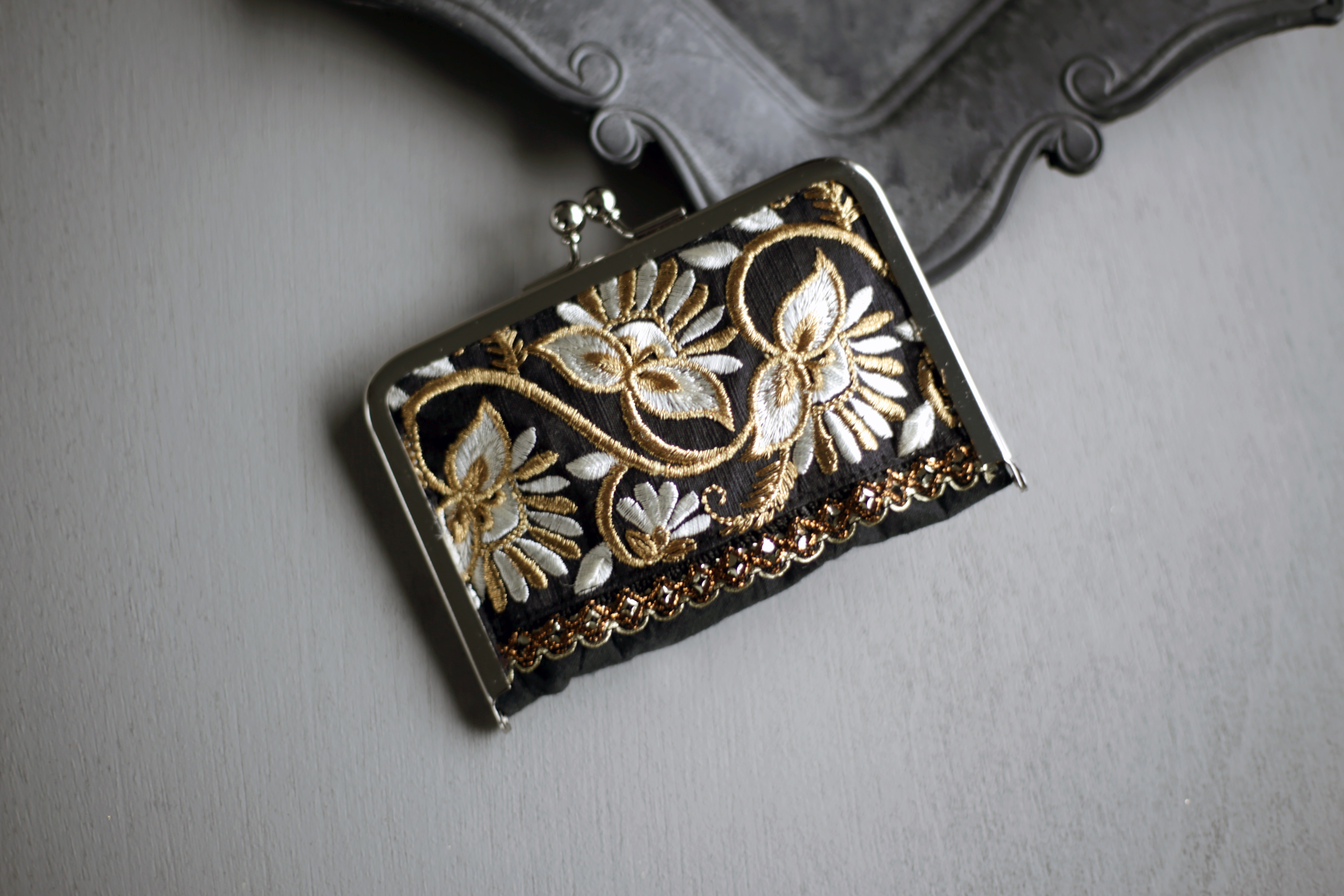 インドの華　バスケット型　入れ物