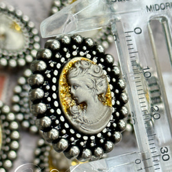 H03【30mm 2pcs】CAMEO vintage buttons 第4張的照片