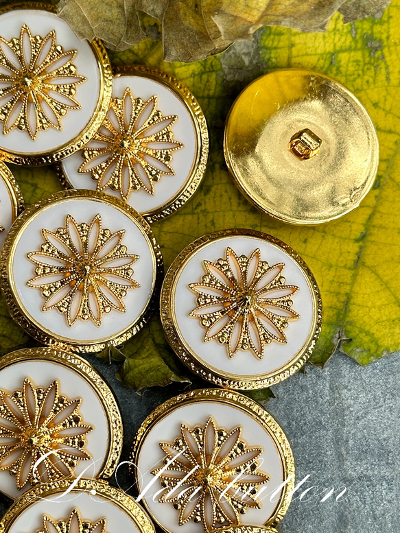 rM144【28mm 6pcs】奢華風格 vintage gold buttons 第2張的照片