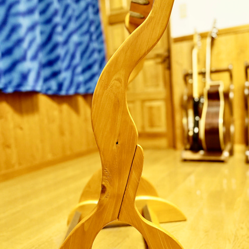 オーダー品】手作り木工 木製ベーススタンド （ニス仕上げ） 3本掛け