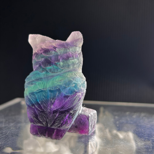 繊細な彫刻☆天使のような可愛いフローライトふくろう 置物 51mm ふくろう（フクロウ）手彫り彫刻 パープル フローライト