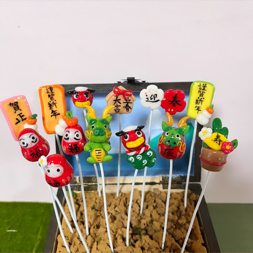 多肉植物寄せ植え〜樹脂粘土レジン(粘土細工)ガーデンピック(お正月