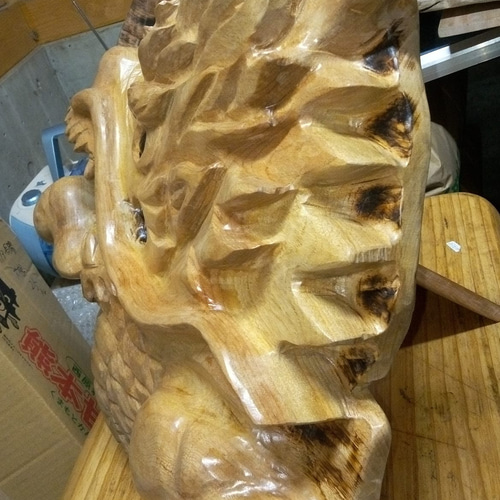 価格相談大歓迎 巨木木彫品 チェンソーアート 達磨大師と鯉と龍神達