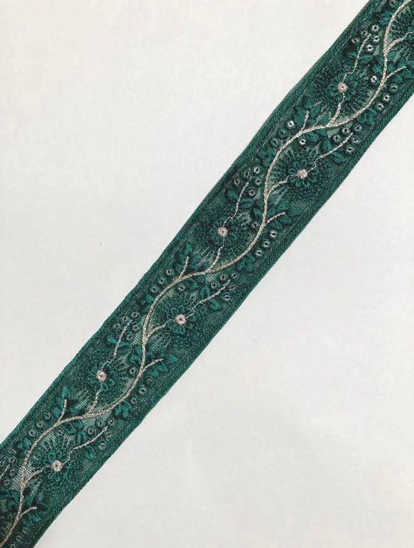 インド刺繍リボン　チュール　グリーン 1枚目の画像