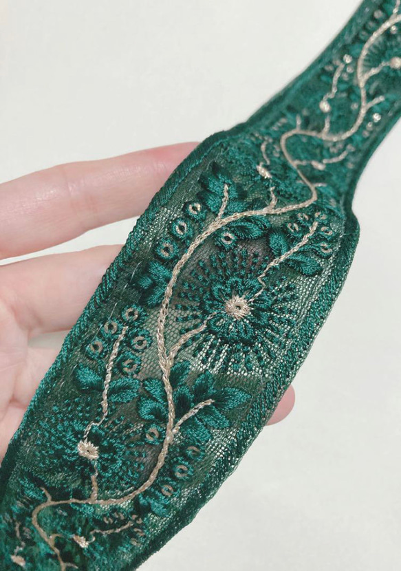 インド刺繍リボン　チュール　グリーン 2枚目の画像