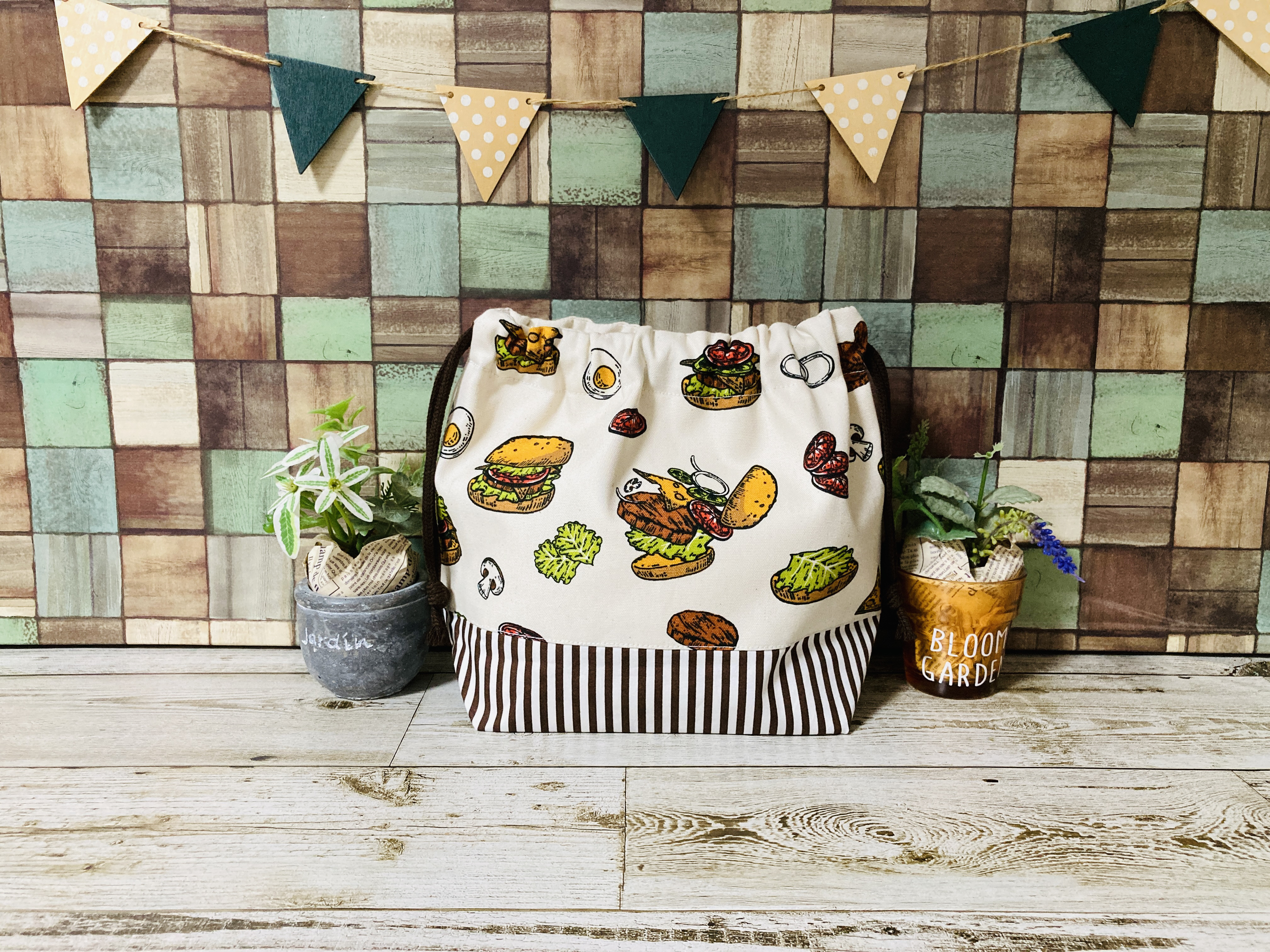ハンドメイド　巾着袋　ハンバーガー　シュナウザー ハンドメイド 巾着袋 ハンバーガー シュナウザー