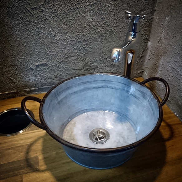 ブリキバケツの手洗器 どこにもないオンリーワンの手洗器 バス・トイレ