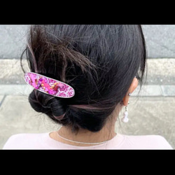 薔薇と蛇のバレッタ ポリマークレイで作った個性的でおしゃれなヘアアクセサリー 5枚目の画像