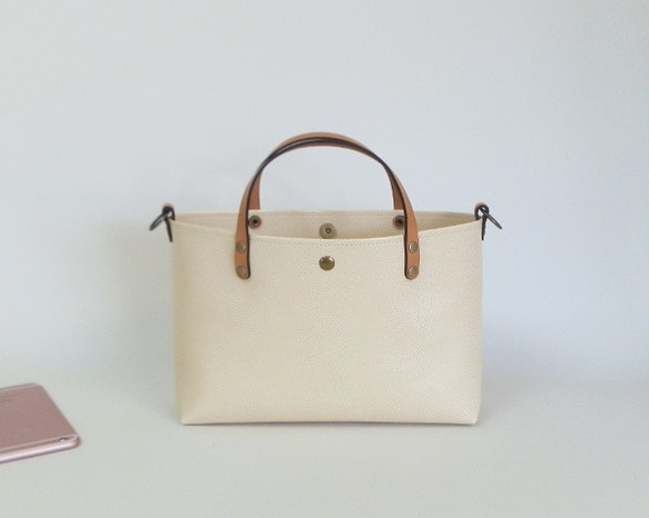 合皮バッグ 8 エンボストカゲ柄ベージュ(持ち手革) ハンドバッグ