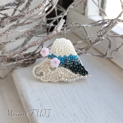 富士と桜M*ビーズ刺繍ブローチ ブローチ pinco 通販 17023267