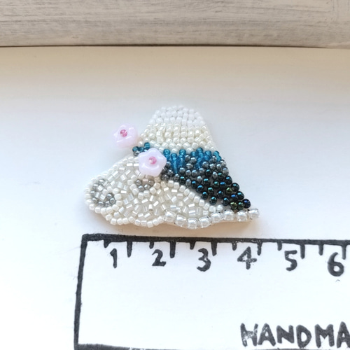 M.K.R.K⭐︎ 桜 ビーズ 刺繍 ブローチ ハンドメイドアクセサリー 桜のビーズ刺繍ミニブローチキット 【作家：サクラエンブロイ