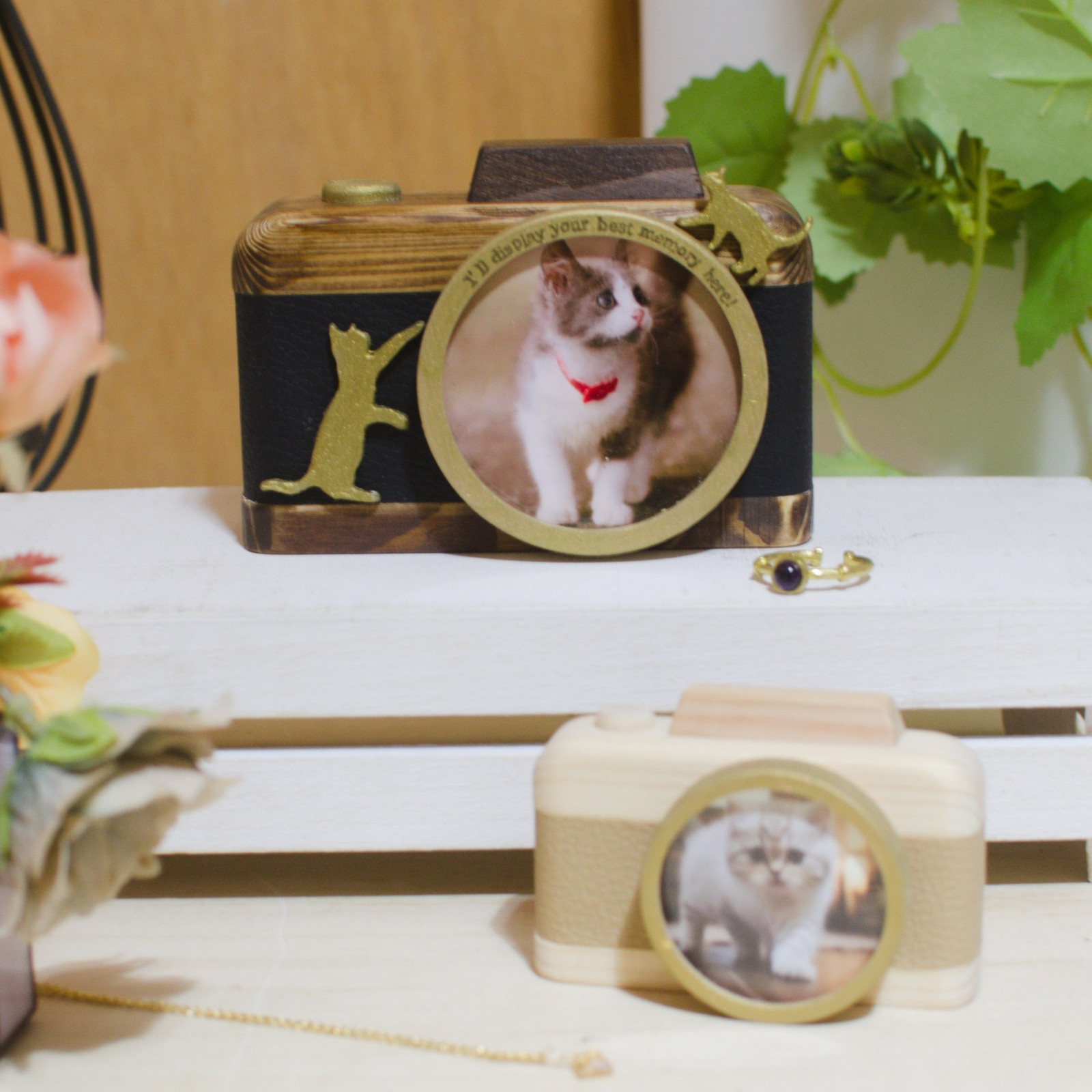 冬限定2025 猫好きな方へ！木工フォトフレーム2個セット　フェイクレザーとコラボ　猫の写真　愛猫