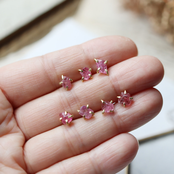粗粉色尖晶石小巧耳環（1 個/1 個） 第6張的照片
